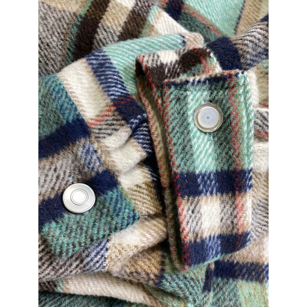 HYFVE Size Medium Cropped Plaid Flannel Shacket Jacket Teal Tan Back Buttons - Picture 14 of 14
